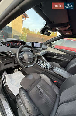 Внедорожник / Кроссовер Peugeot 5008 2022 в 