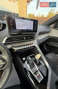 Внедорожник / Кроссовер Peugeot 5008 2022 в 