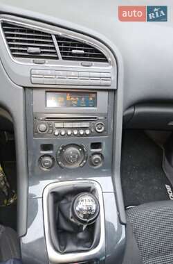 Мікровен Peugeot 5008 2011 в  фото 4 Мікровен Peugeot 5008 2011 в