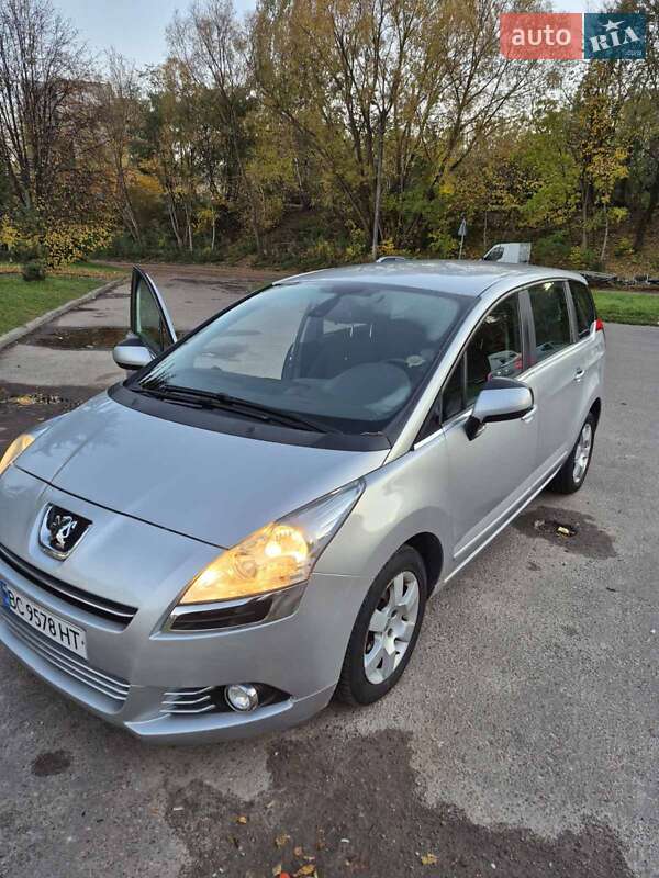 Peugeot 5008 2011 Peugeot 5008 2011