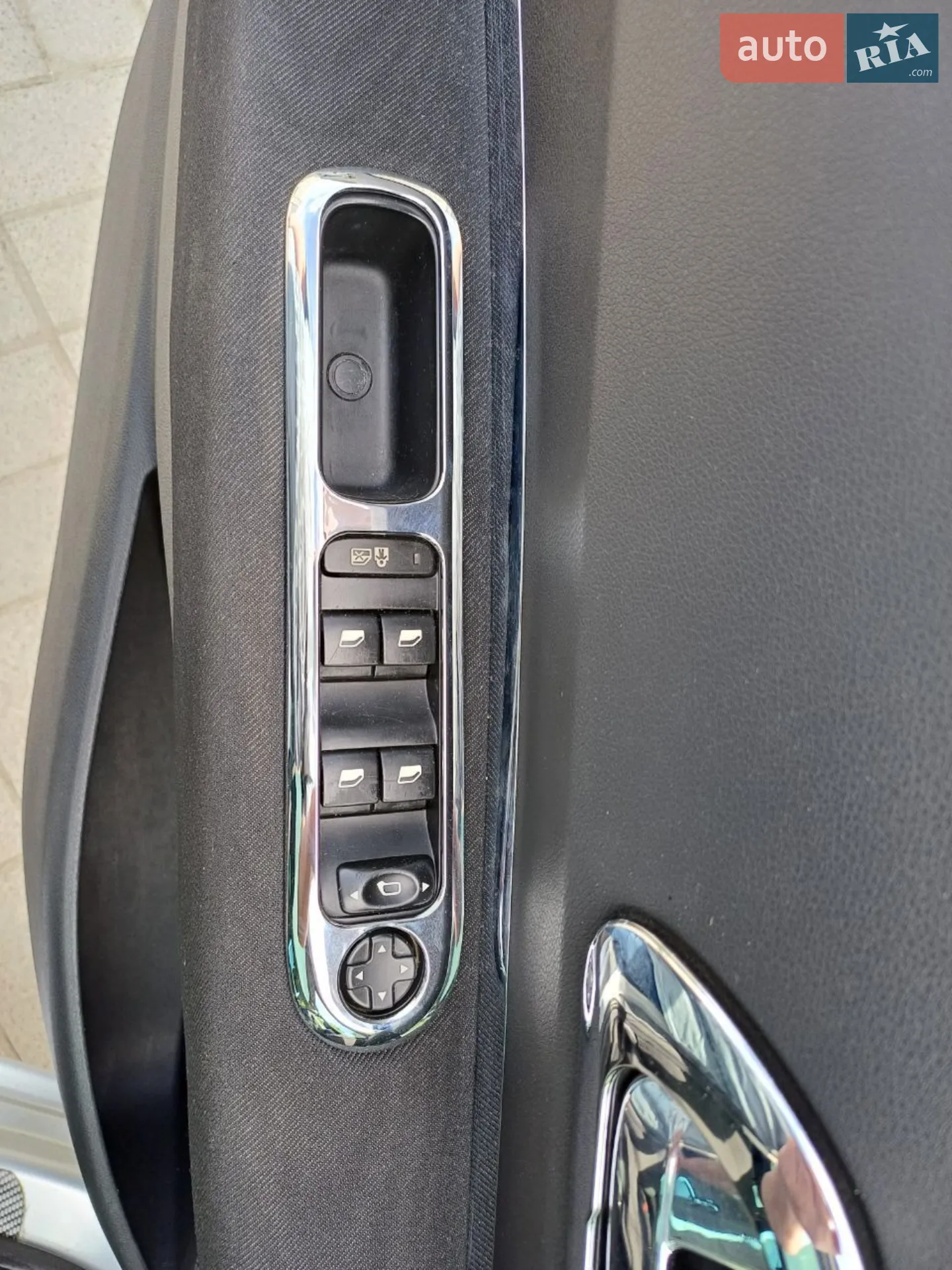 2010 Peugeot 5008 - мініатюра 16