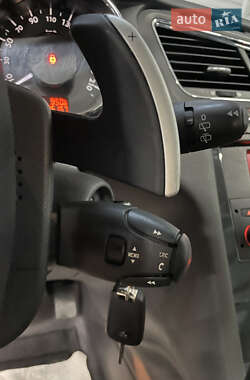 Мікровен Peugeot 5008 2011 в  фото 51 Мікровен Peugeot 5008 2011 в