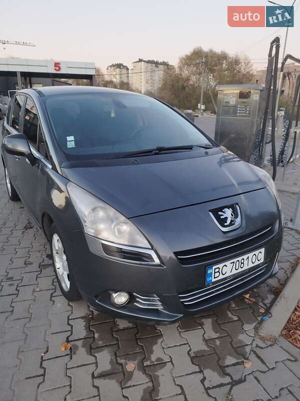 Микровэн Peugeot 5008 2013 в Львове