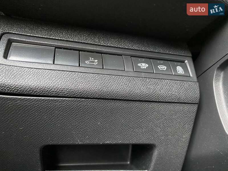 Позашляховик / Кросовер Peugeot 5008 2018 в Хмельницькому фото 21 Позашляховик / Кросовер Peugeot 5008 2018 в Хмельницькому