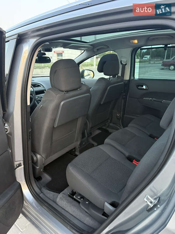 Микровэн Peugeot 5008 2014 в Калуше фото 22 Микровэн Peugeot 5008 2014 в Калуше