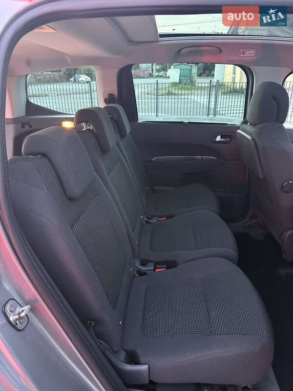 Микровэн Peugeot 5008 2014 в Калуше фото 26 Микровэн Peugeot 5008 2014 в Калуше