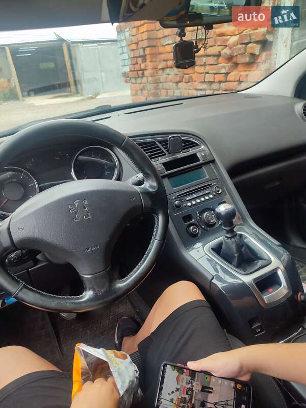 Микровэн Peugeot 5008 2010 в Львове фото 4 Микровэн Peugeot 5008 2010 в Львове
