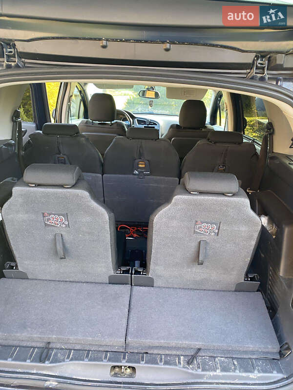 Микровэн Peugeot 5008 2010 в Львове