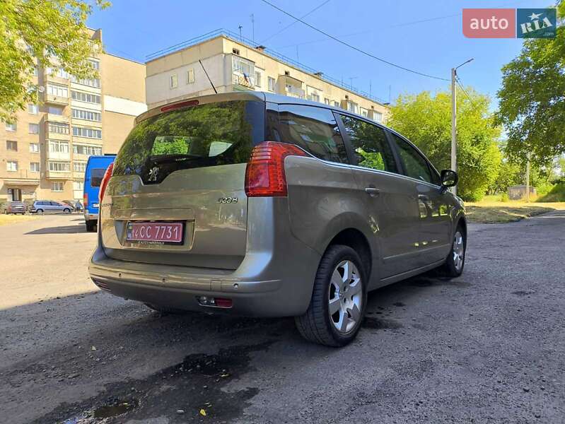 Микровэн Peugeot 5008 2012 в Калуше
