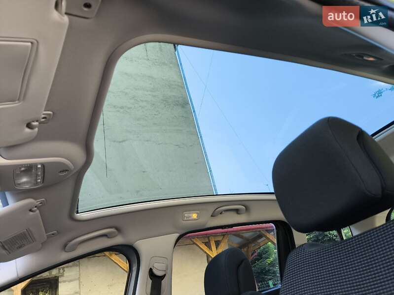 Микровэн Peugeot 5008 2012 в Калуше