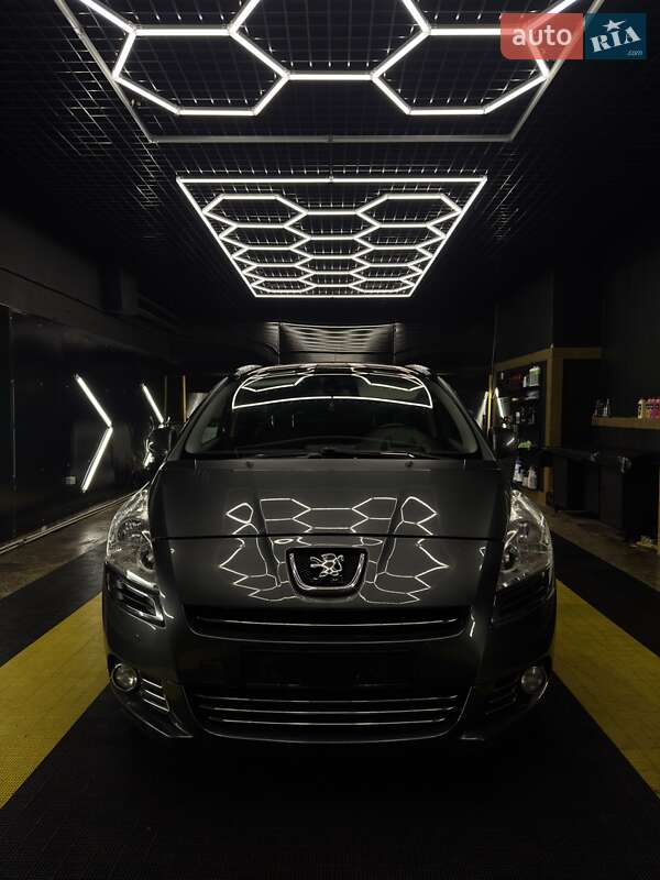 Peugeot 5008 2011 Peugeot 5008 2011