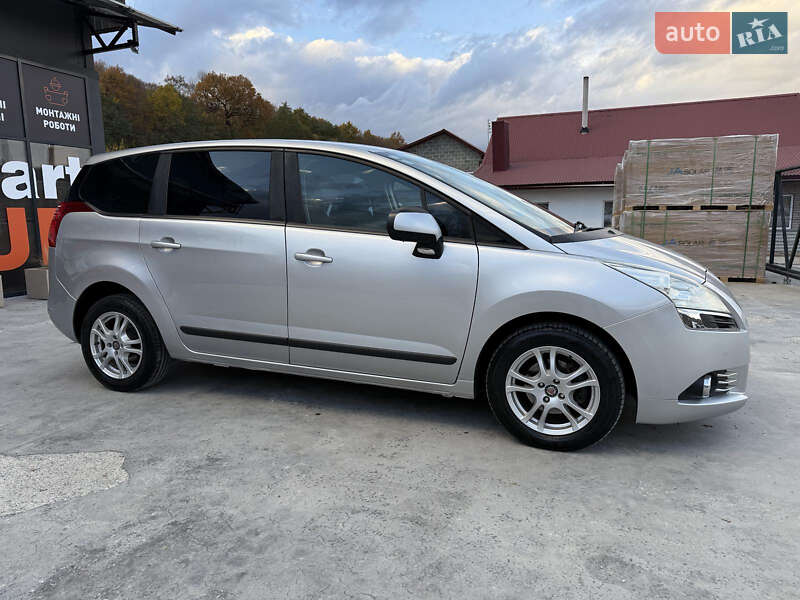 Микровэн Peugeot 5008 2010 в Теребовле