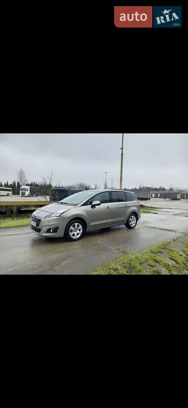 Микровэн Peugeot 5008 2015 в Калуше