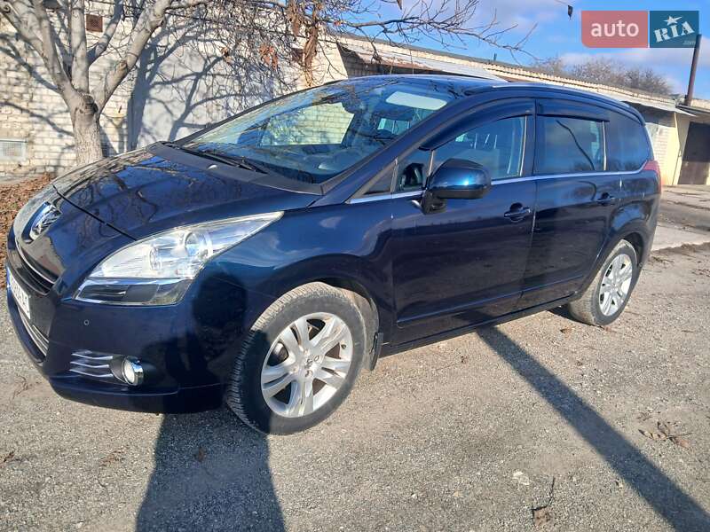 Peugeot 5008 2011