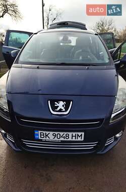 Микровэн Peugeot 5008 2010 в Олевске
