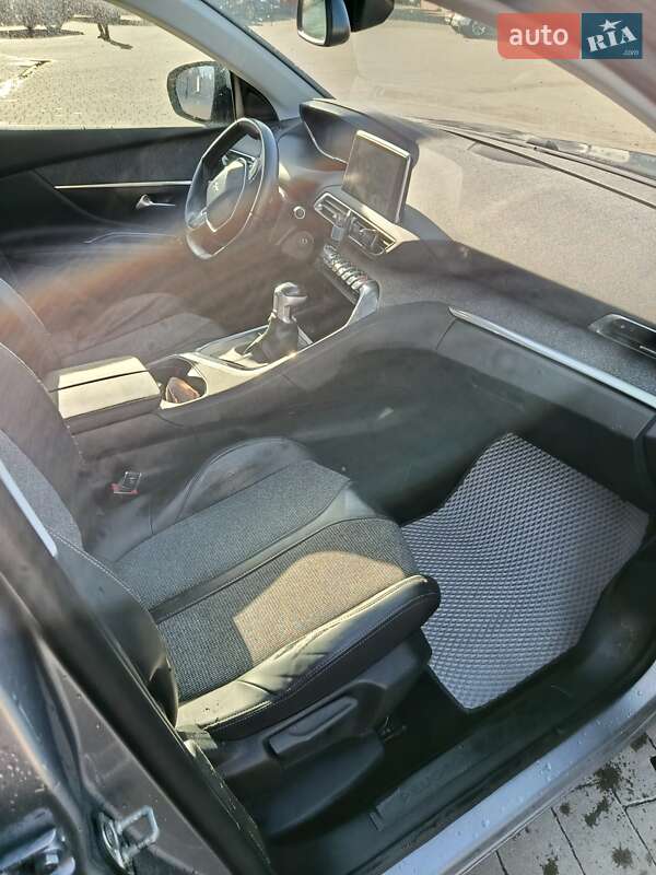 Внедорожник / Кроссовер Peugeot 5008 2017 в Бродах фото 17 Внедорожник / Кроссовер Peugeot 5008 2017 в Бродах