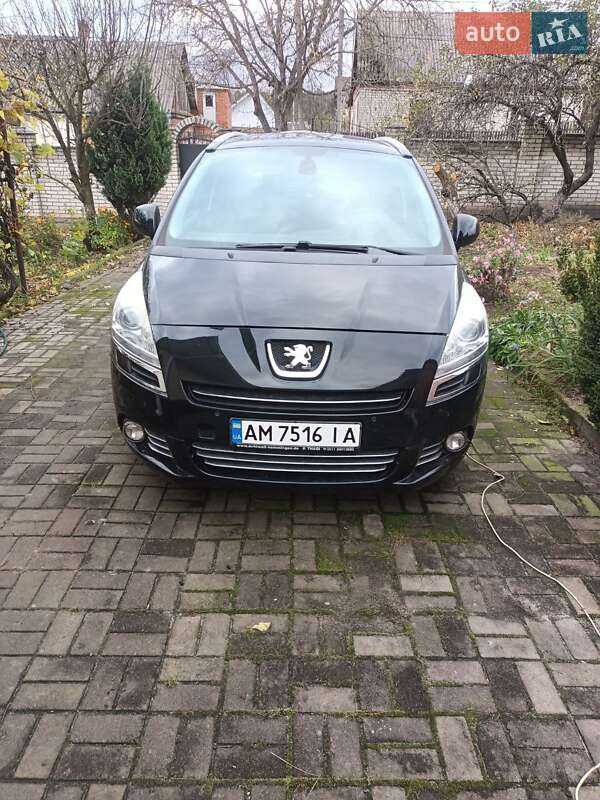 Микровэн Peugeot 5008 2013 в Житомире