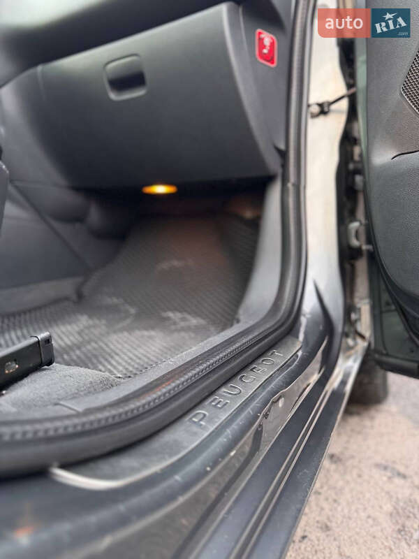 Микровэн Peugeot 5008 2010 в Луцке фото 8 Микровэн Peugeot 5008 2010 в Луцке