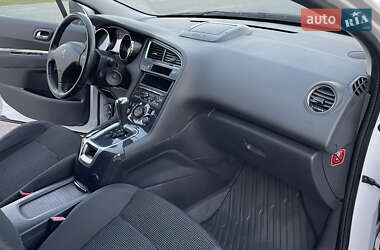 Микровэн Peugeot 5008 2015 в Дубно