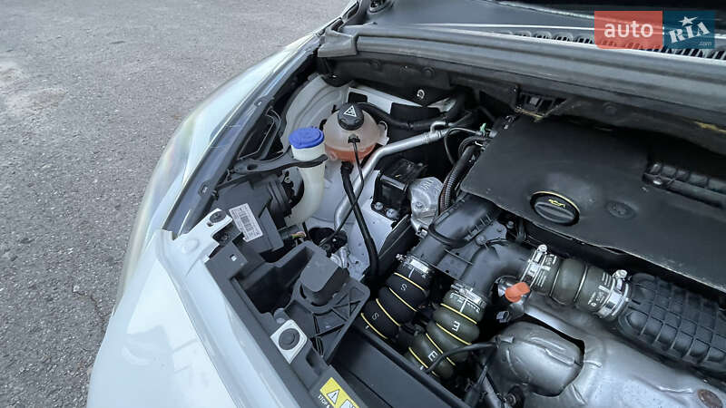 Микровэн Peugeot 5008 2015 в Дубно фото 28 Микровэн Peugeot 5008 2015 в Дубно