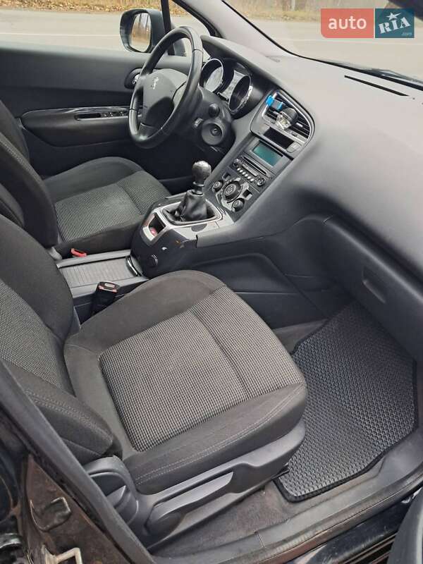 Мікровен Peugeot 5008 2011 в Козятині