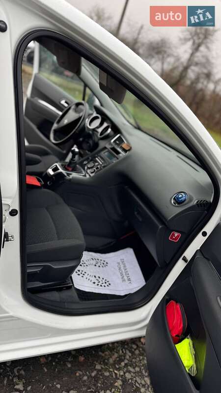 Микровэн Peugeot 5008 2016 в Ковеле фото 14 Микровэн Peugeot 5008 2016 в Ковеле