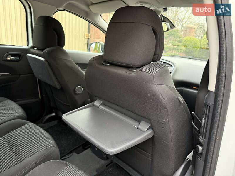 Микровэн Peugeot 5008 2012 в Тернополе