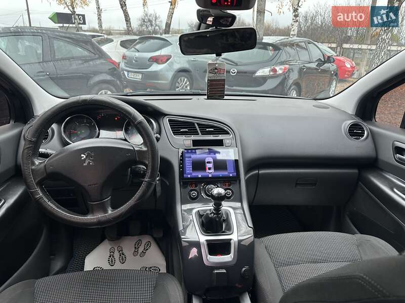Микровэн Peugeot 5008 2010 в Смеле