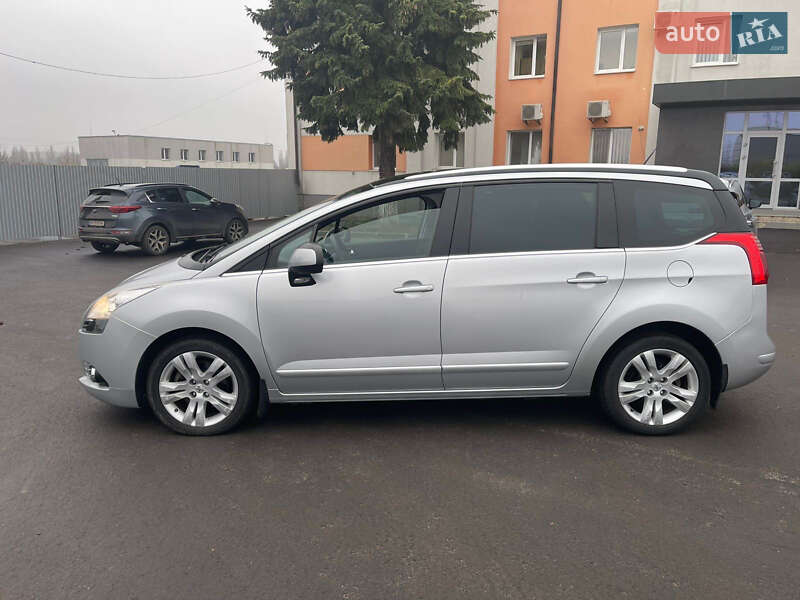 Микровэн Peugeot 5008 2011 в Ровно