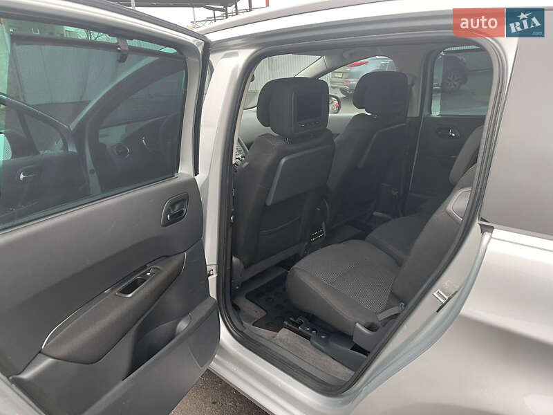 Микровэн Peugeot 5008 2011 в Ровно