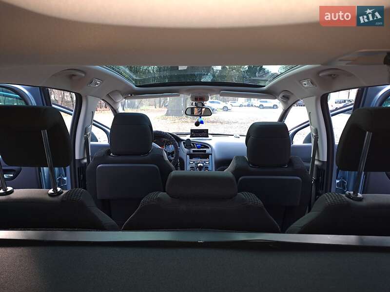 Микровэн Peugeot 5008 2010 в Львове фото 13 Микровэн Peugeot 5008 2010 в Львове
