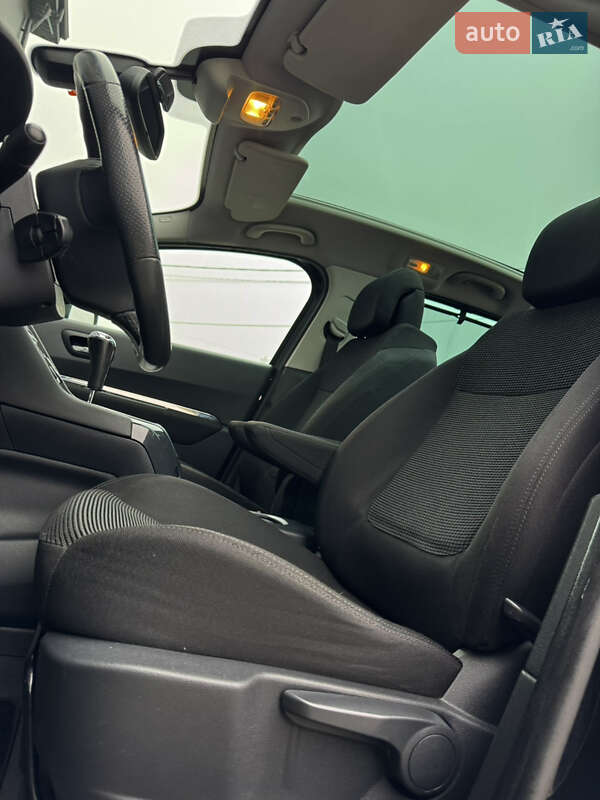 Микровэн Peugeot 5008 2011 в Луцке