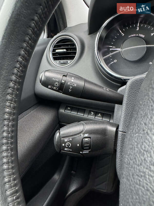 Микровэн Peugeot 5008 2011 в Луцке