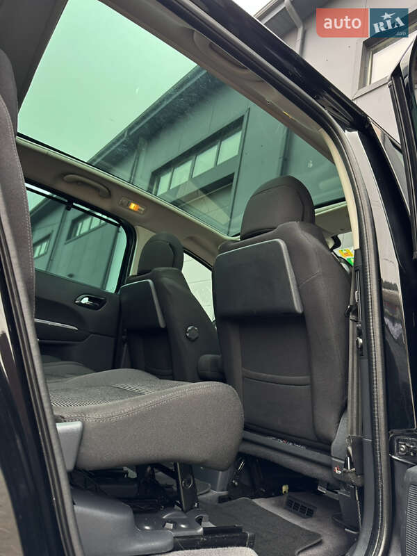 Микровэн Peugeot 5008 2011 в Луцке