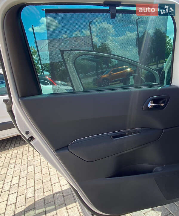 Микровэн Peugeot 5008 2013 в Ровно фото 21 Микровэн Peugeot 5008 2013 в Ровно