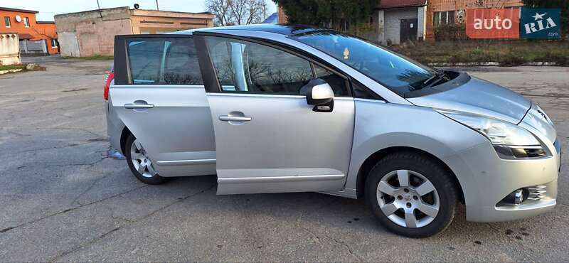 Микровэн Peugeot 5008 2010 в Богуславе фото 13 Микровэн Peugeot 5008 2010 в Богуславе