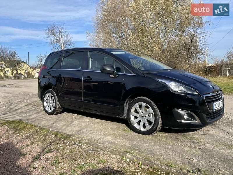 Микровэн Peugeot 5008 2015 в Львове
