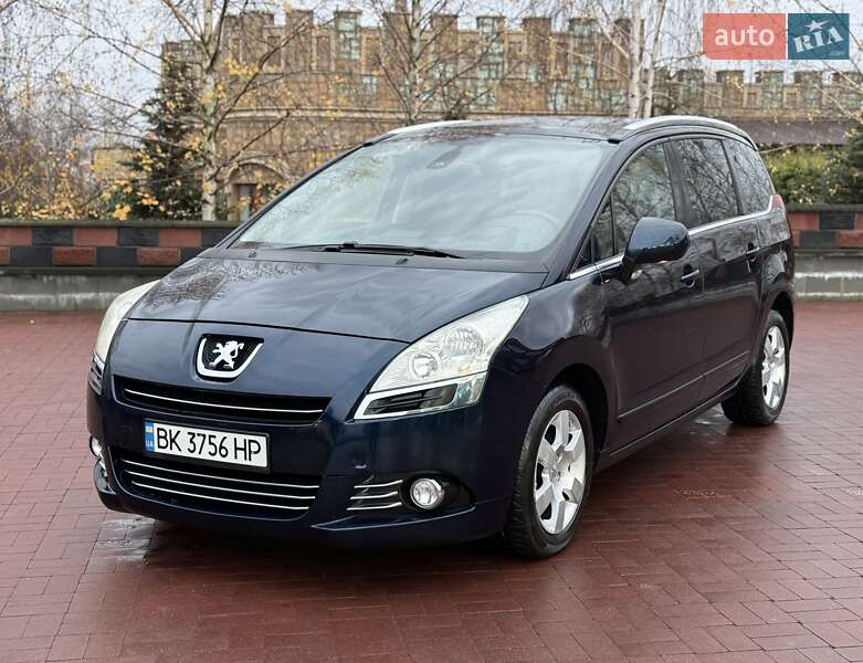 Мікровен Peugeot 5008 2011 в Рівному