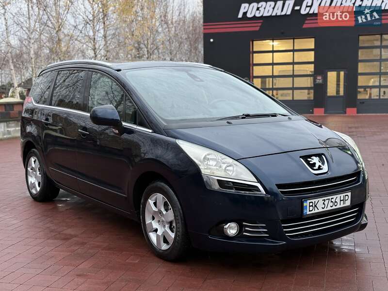 Мікровен Peugeot 5008 2011 в Рівному