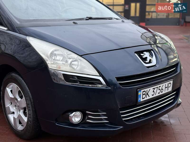 Мікровен Peugeot 5008 2011 в Рівному