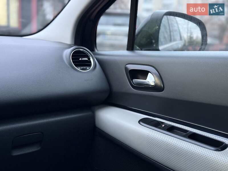 Мікровен Peugeot 5008 2011 в Рівному