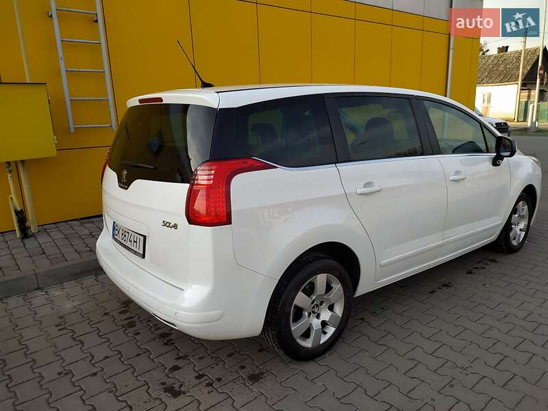 Микровэн Peugeot 5008 2016 в Дубно