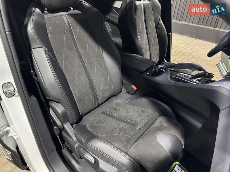 Внедорожник / Кроссовер Peugeot 5008 2018 в Одессе