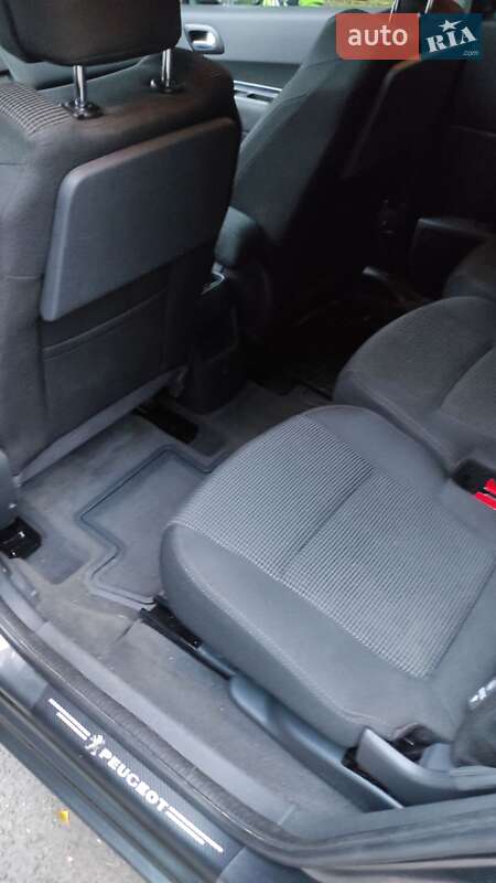 Микровэн Peugeot 5008 2009 в Радивилове