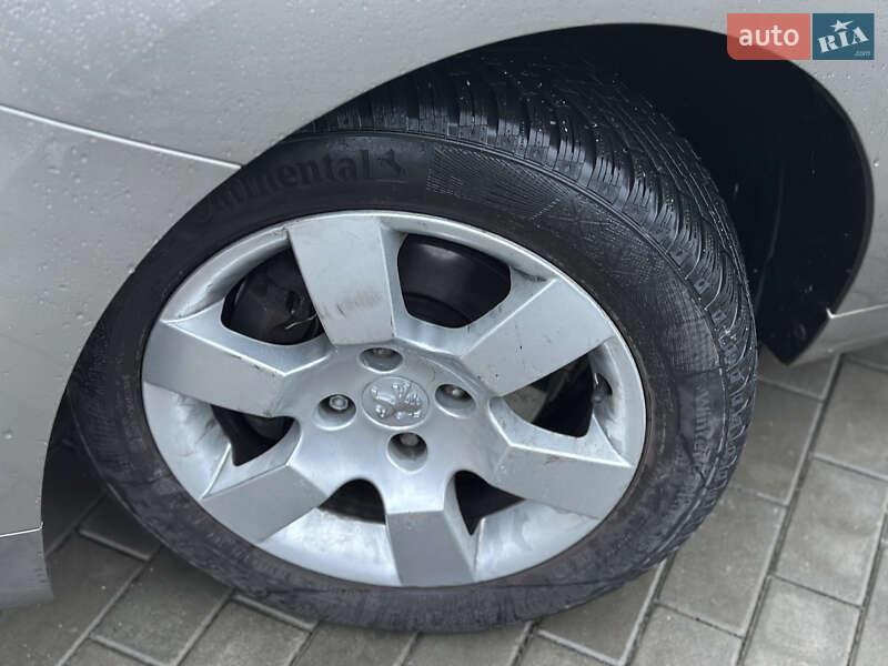 Микровэн Peugeot 5008 2011 в Ровно