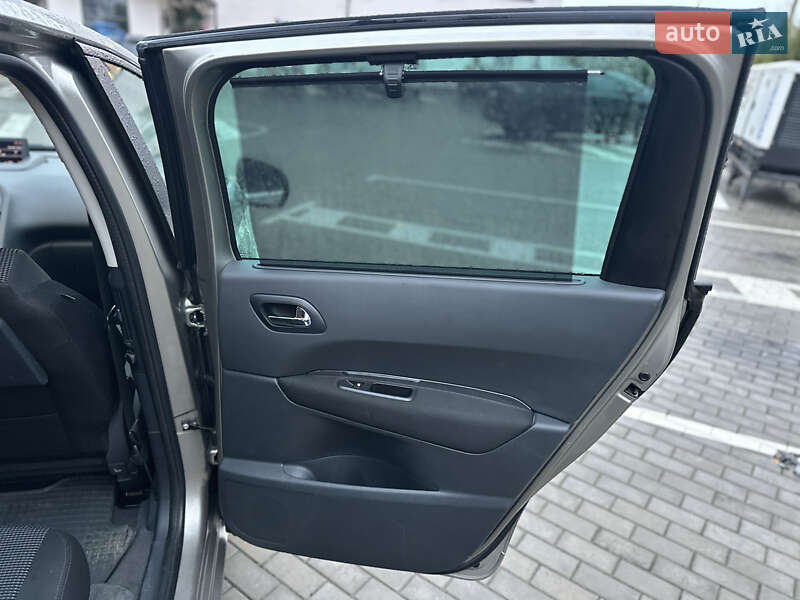 Микровэн Peugeot 5008 2011 в Ровно