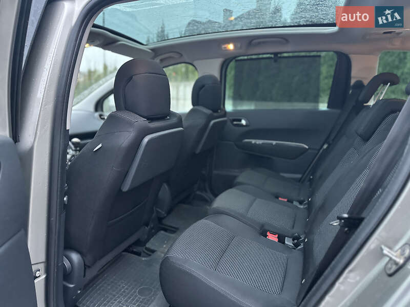 Микровэн Peugeot 5008 2011 в Ровно