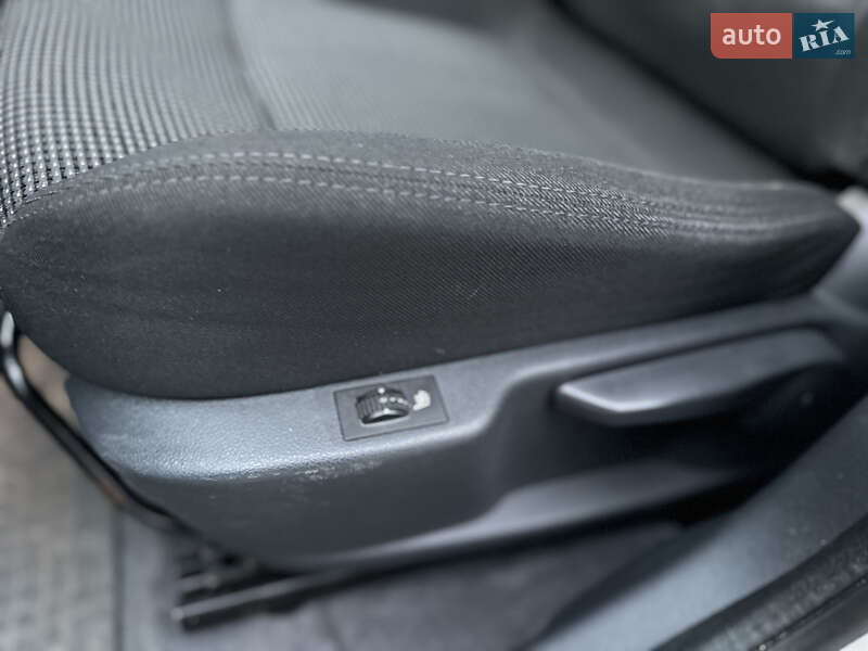 Микровэн Peugeot 5008 2011 в Ровно