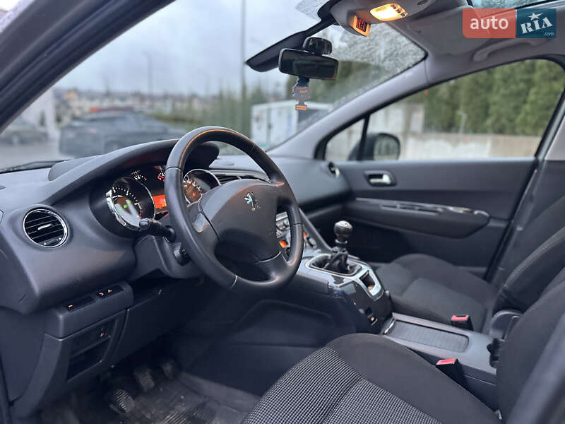 Микровэн Peugeot 5008 2011 в Ровно