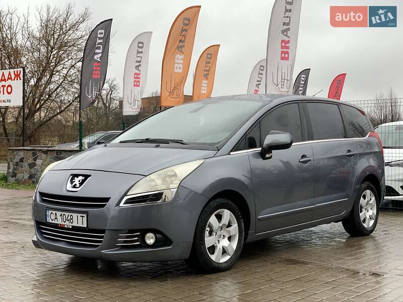 Peugeot 5008 2011